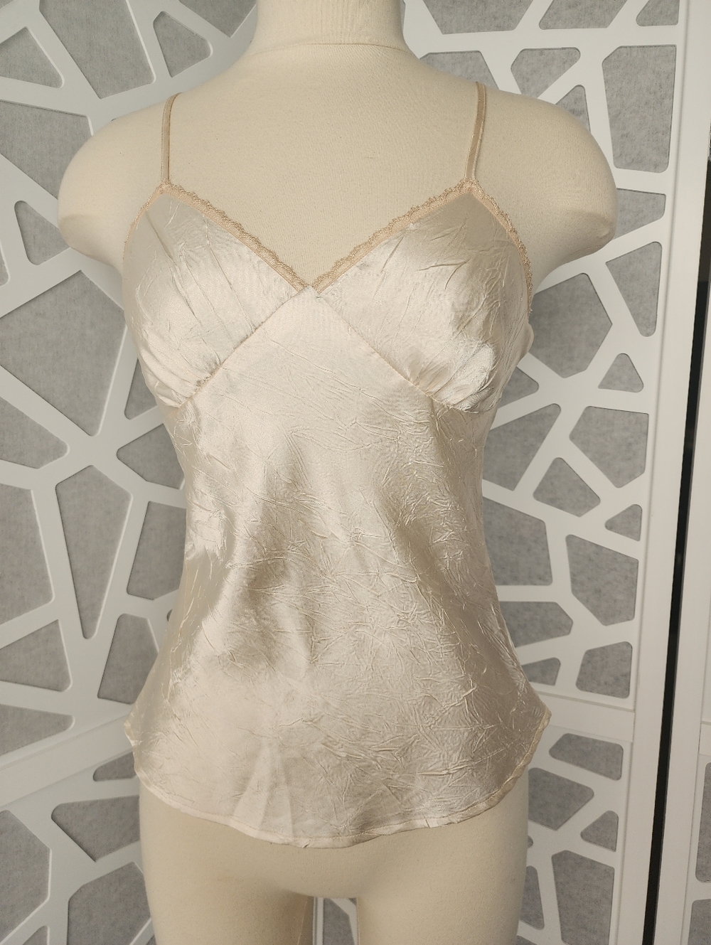 Target Xhilaration Brand Sz Small Cream Zippered Camisole Style Top